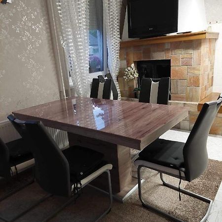Almos Vendeghaz Apartment Hajdúszoboszló Екстериор снимка