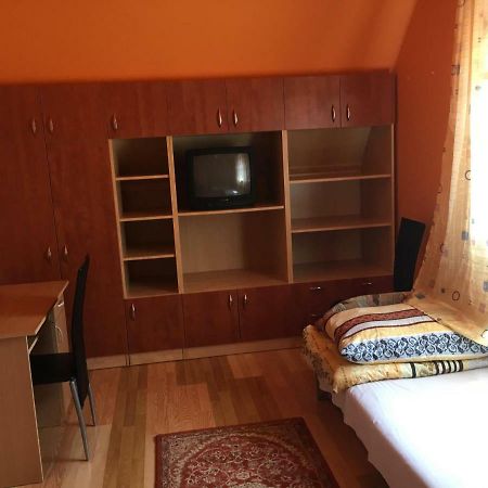Almos Vendeghaz Apartment Hajdúszoboszló Екстериор снимка