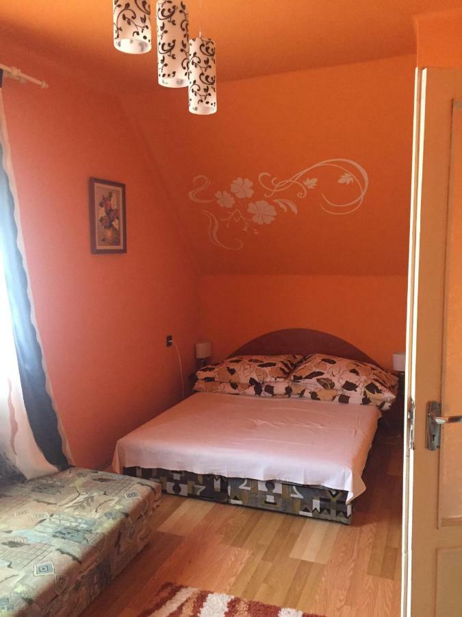 Almos Vendeghaz Apartment Hajdúszoboszló Екстериор снимка